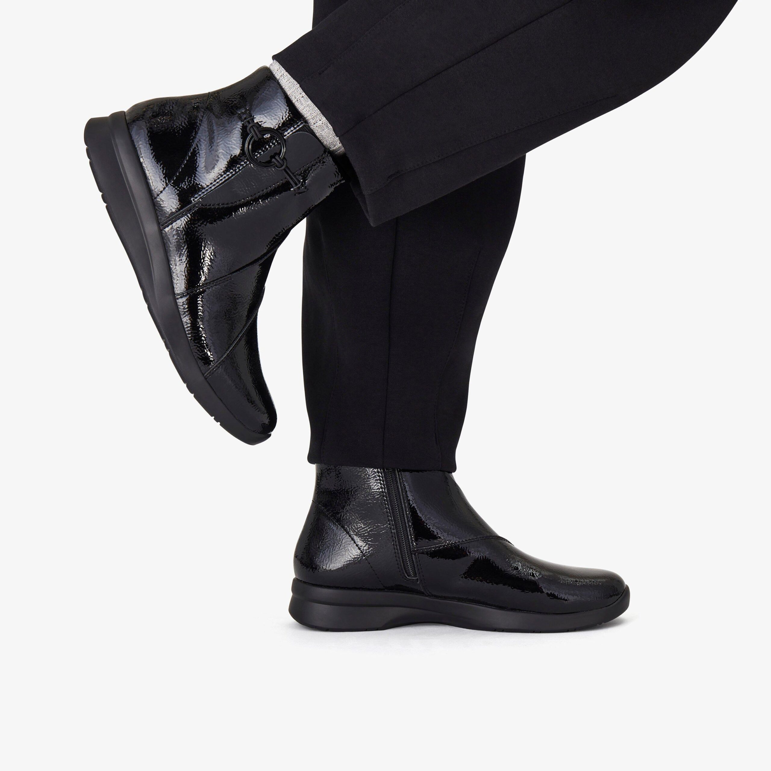 Ellowyn Deva Black Crinkle Patent - Image 2